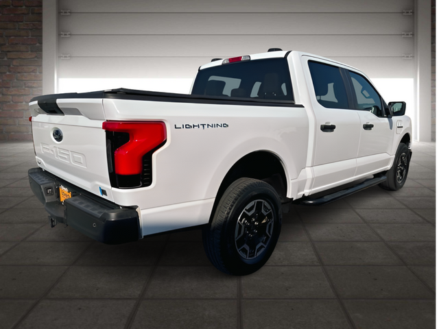 2023 Ford F-150 Lightning photo 3