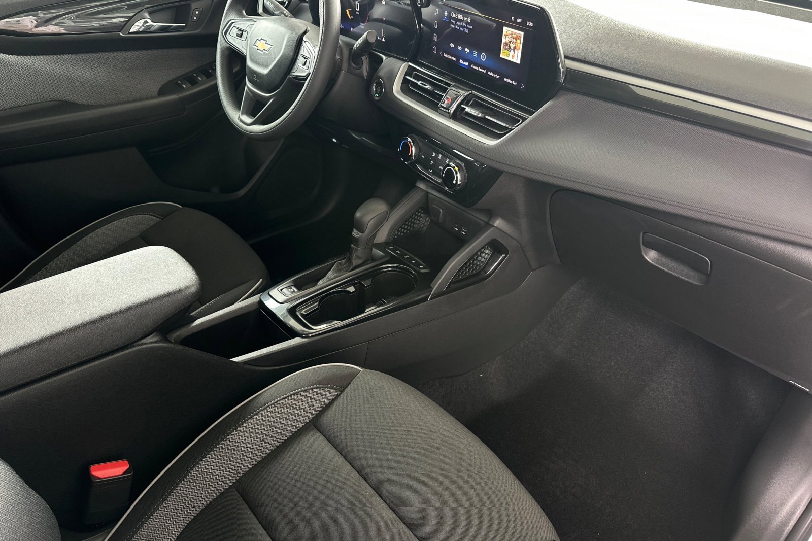 2026 Chevrolet Trailblazer LT photo 9