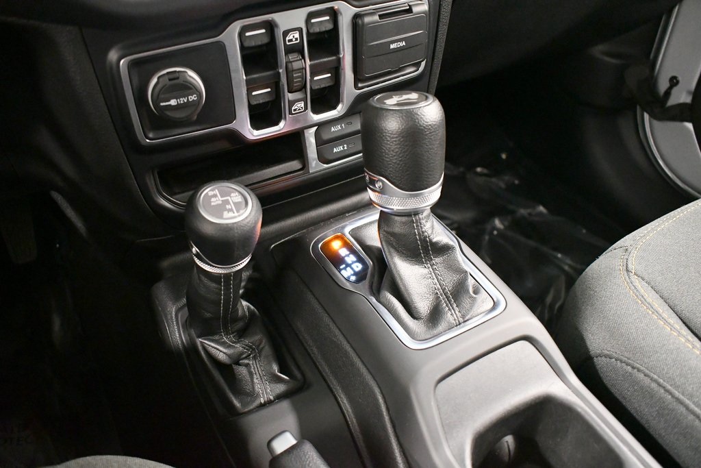 2024 Jeep Wrangler Sahara 4xe photo 26