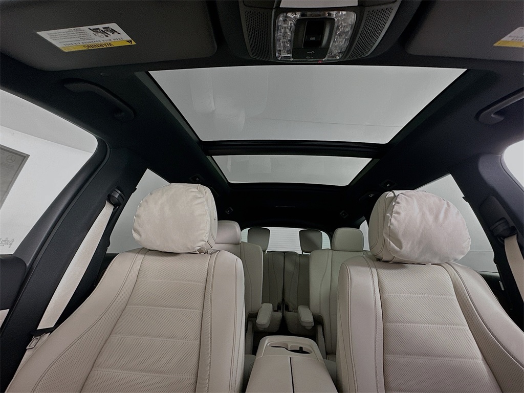 2026 Mercedes Benz GLS 580 4MATIC photo 21