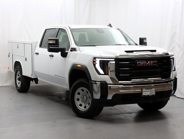 2024 GMC Sierra 3500HD Pro's photo