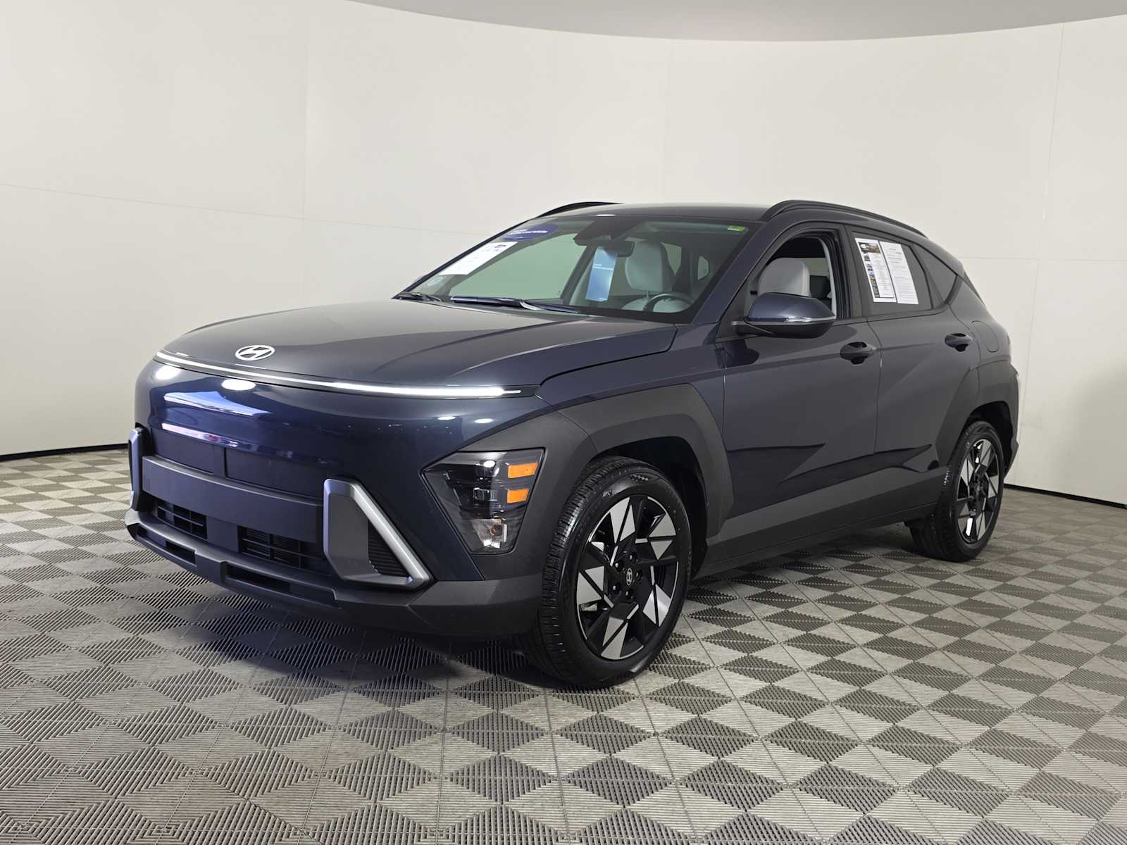 2025 Hyundai Kona SEL photo 3