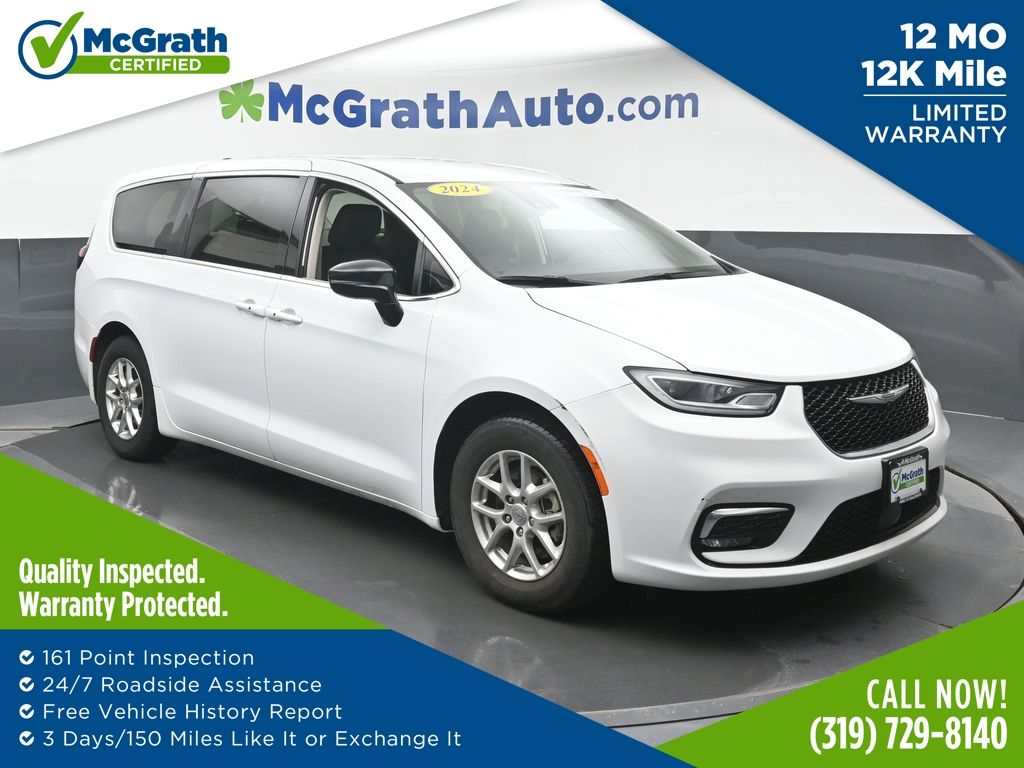 2024 Chrysler Pacifica Touring L's photo