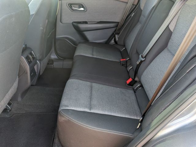 2023 Nissan Rogue SV photo 21