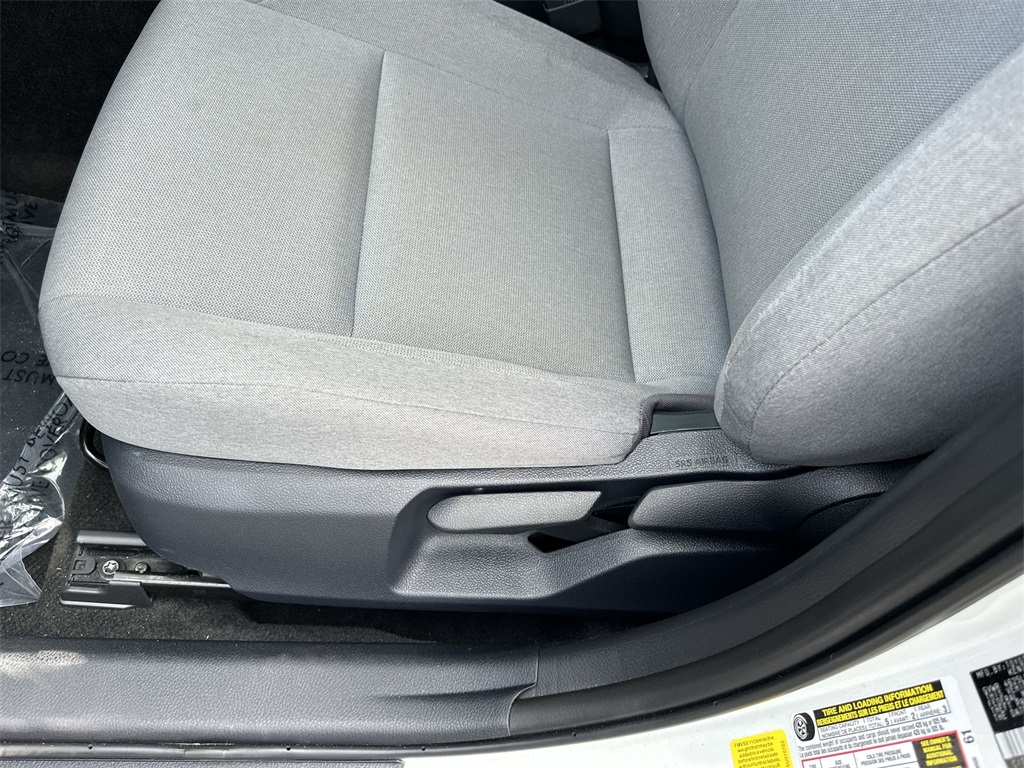2025 Toyota Camry LE photo 12