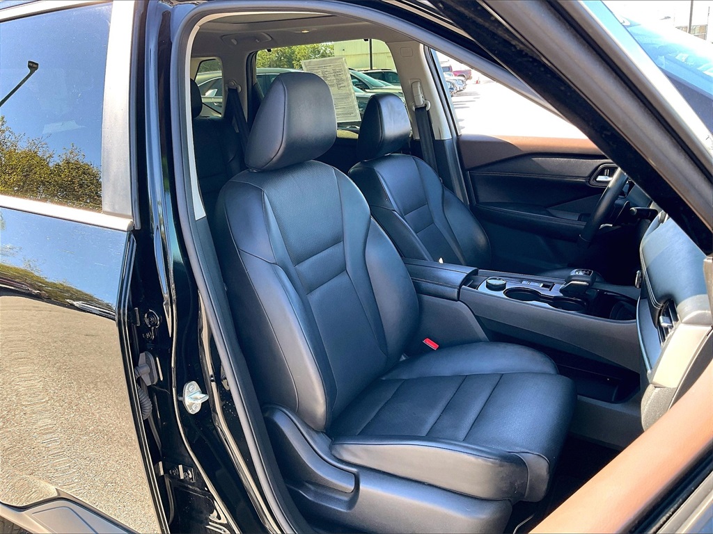 2023 Nissan Rogue SV photo 10