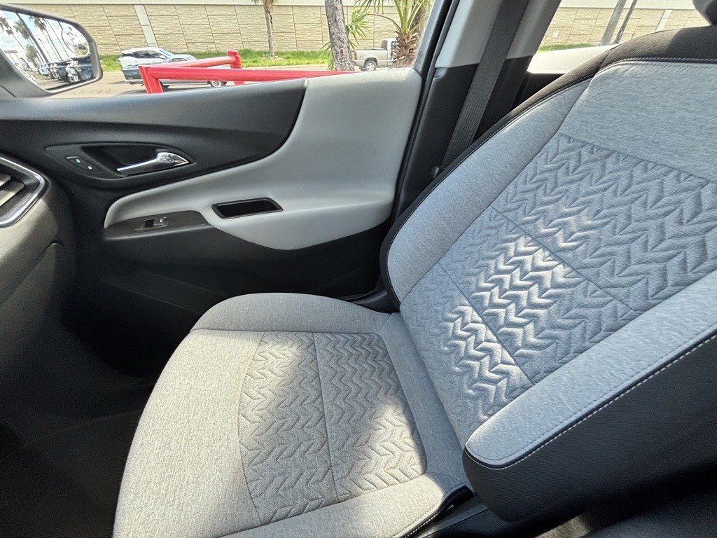 2023 Chevrolet Equinox LS photo 13