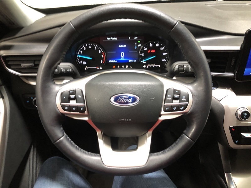 2023 Ford Explorer XLT photo 23