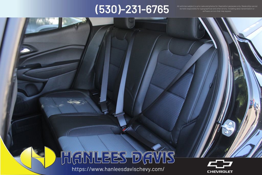 2025 Chevrolet Trax LT photo 14