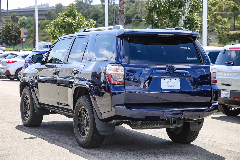 2020 Toyota 4Runner SR5 photo 4