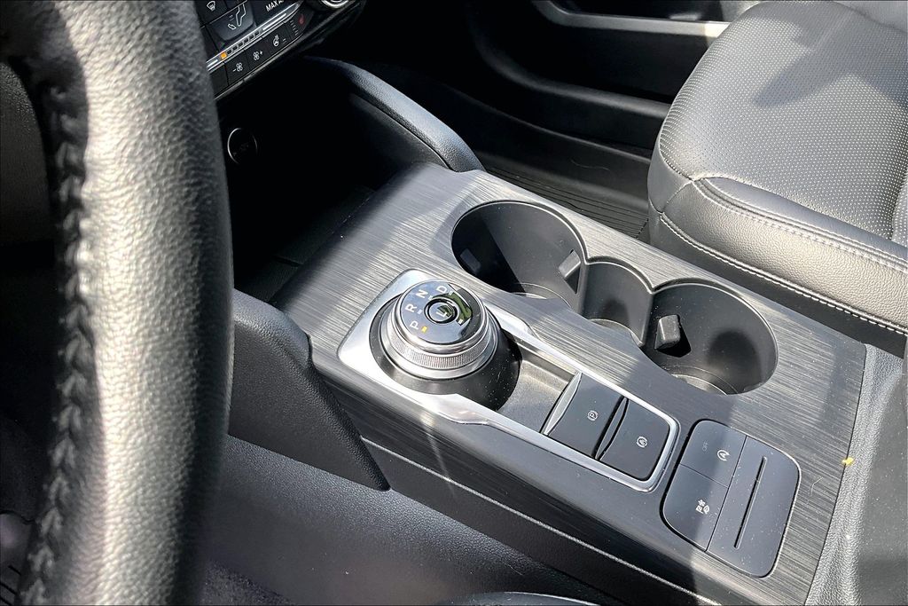 2021 Ford Escape SEL photo 14