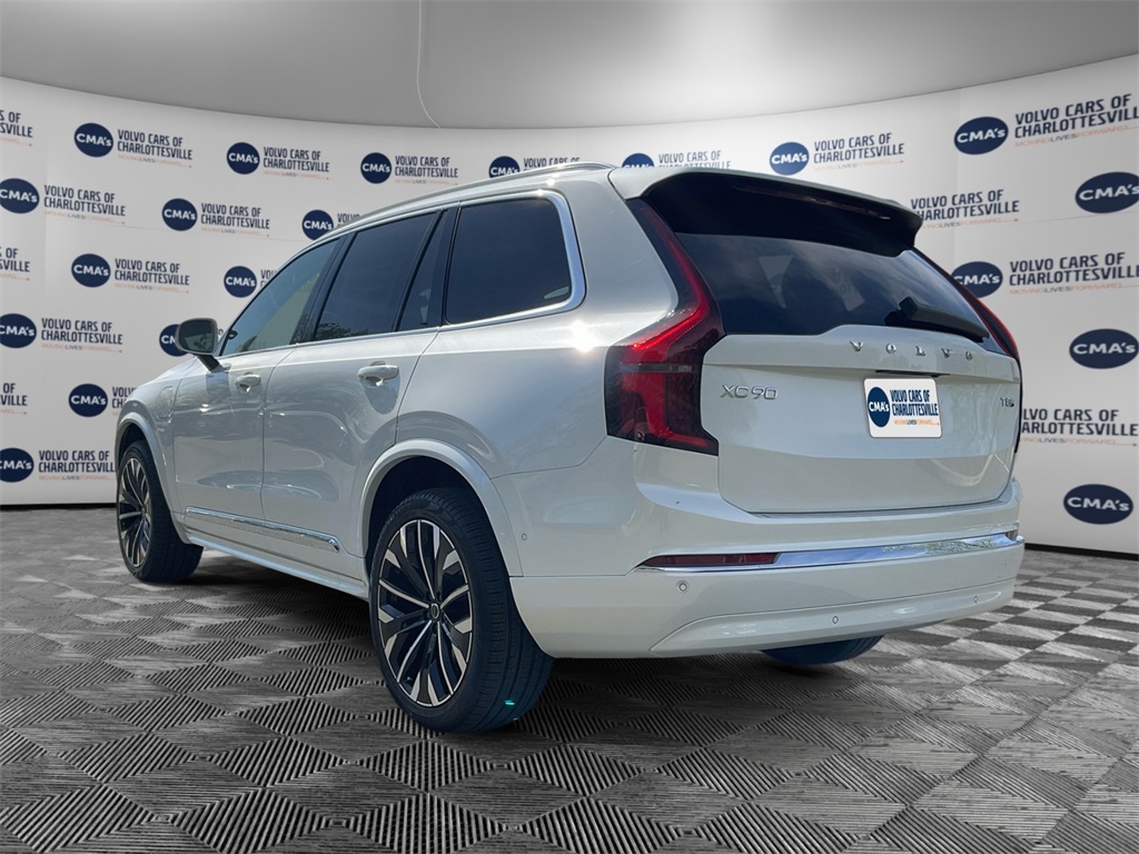 2025 Volvo XC90 Recharge T8 Plus photo 3