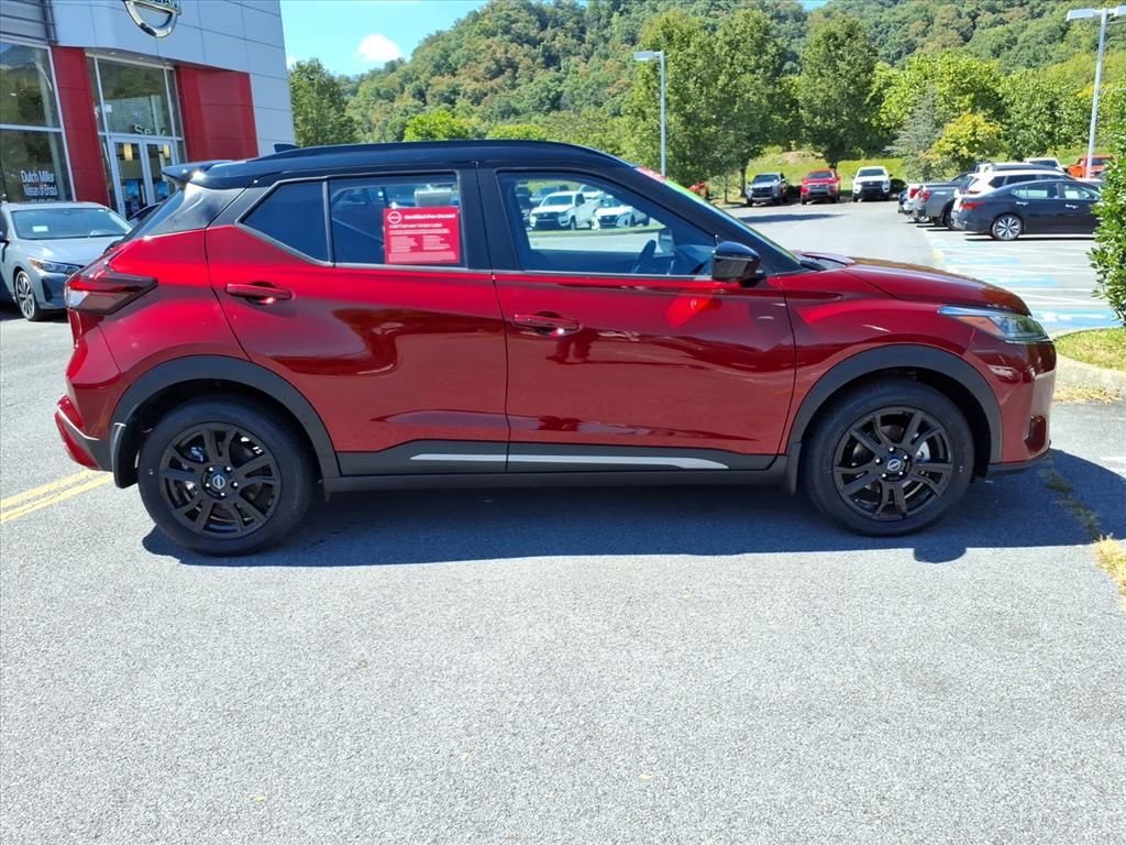 2024 Nissan Kicks SR photo 4