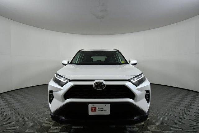 2024 Toyota RAV4 XLE Premium photo 3