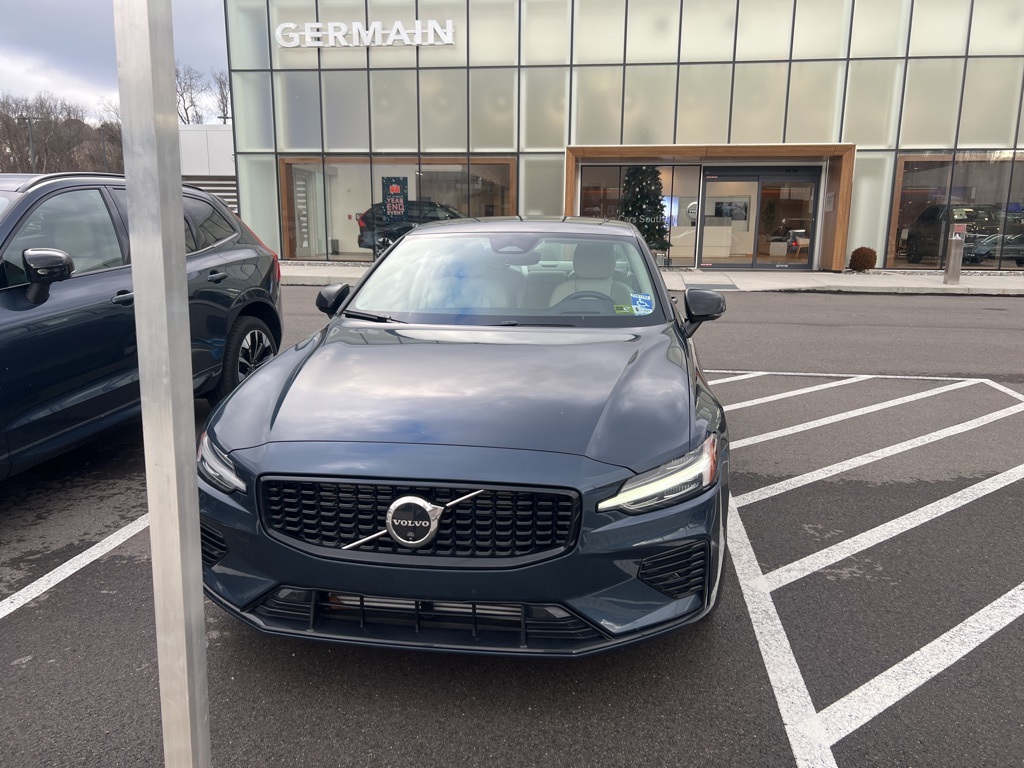 2024 Volvo S60 Ultimate's photo