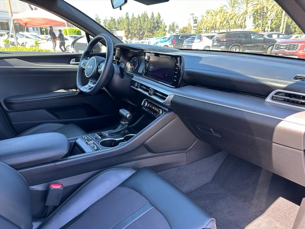 2024 Kia K5 GT-Line photo 13