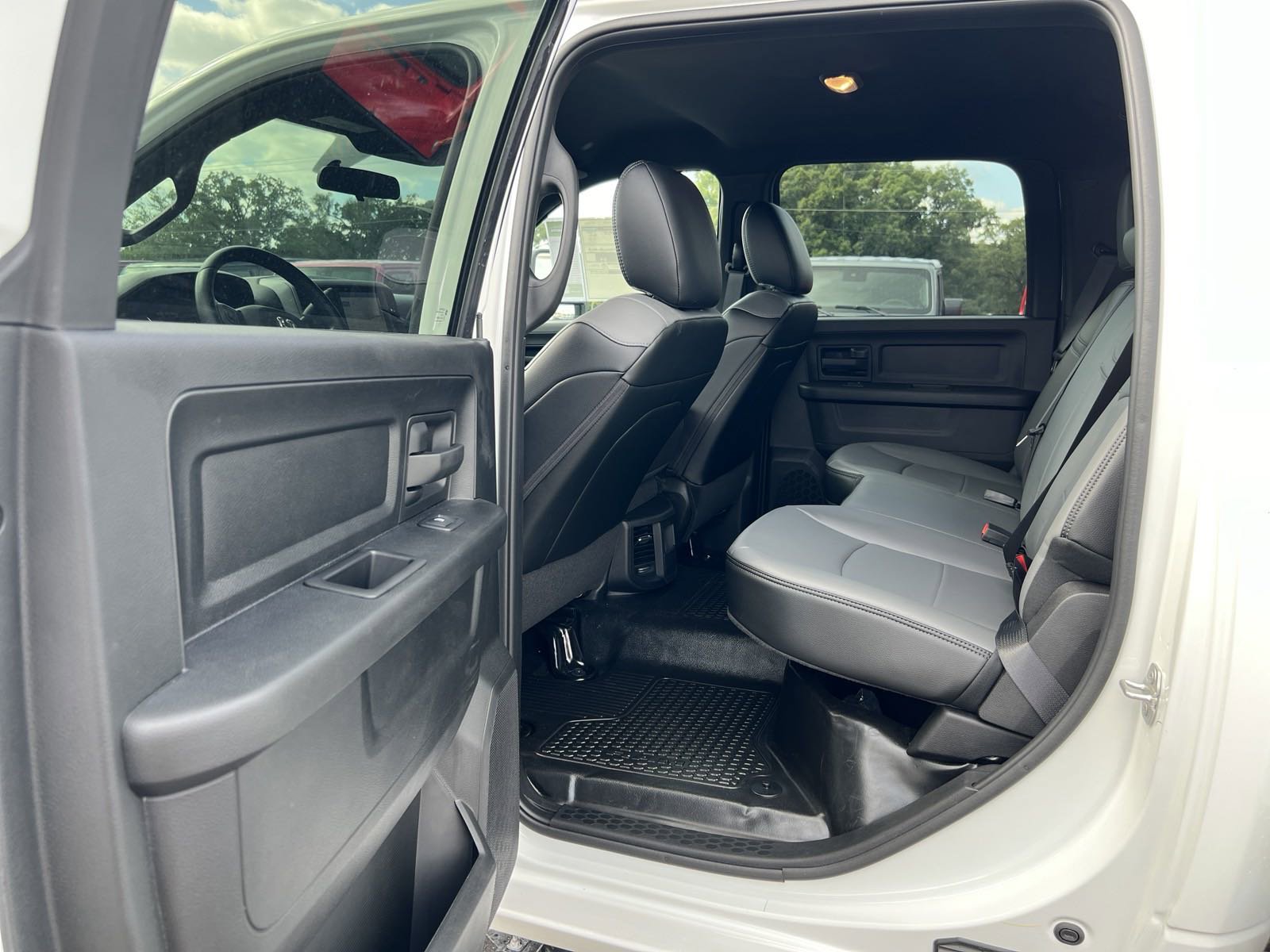 2024 Ram 3500 Tradesman photo 4