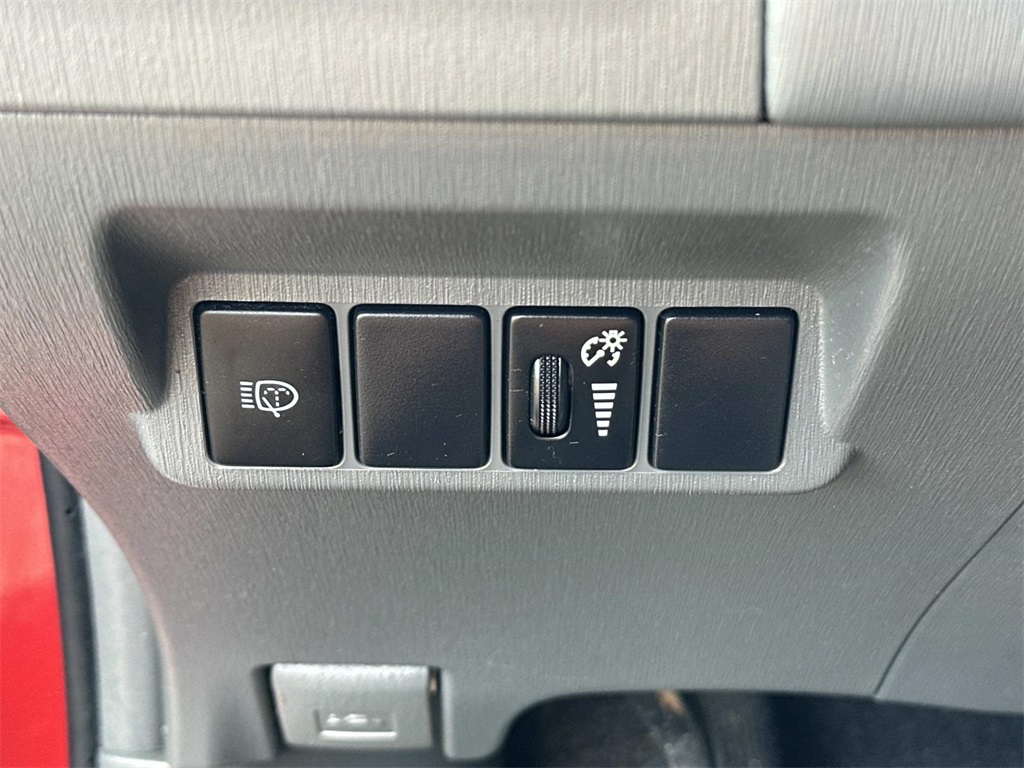 2013 Toyota Prius V Five photo 25