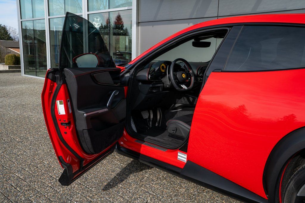 2024 Ferrari Purosangue photo 8