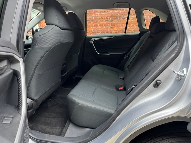 2021 Toyota RAV4 LE photo 22