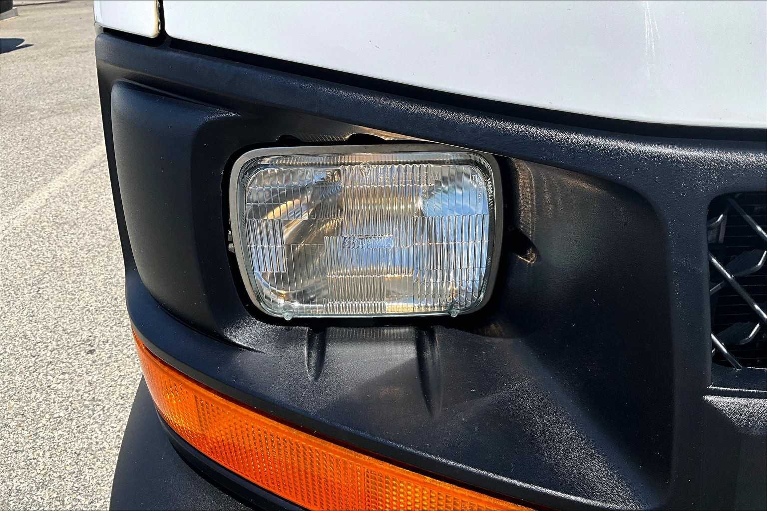 2017 Chevrolet Express 2500 Cargo photo 21