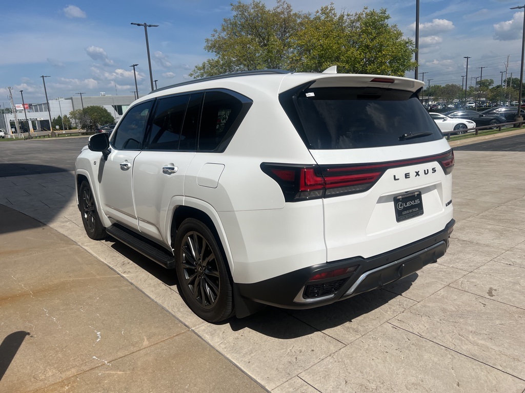 2024 Lexus LX 600 F SPORT photo 3