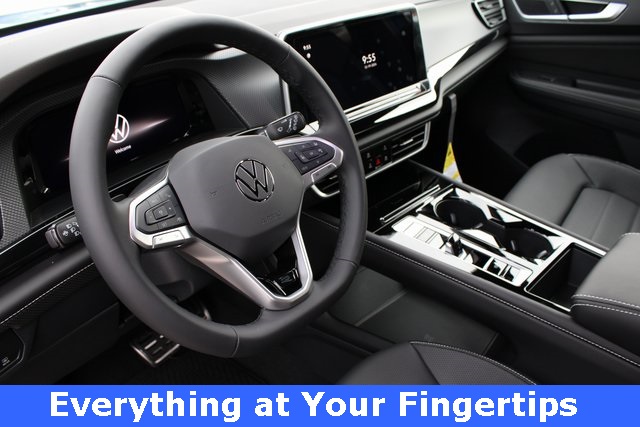 2025 Volkswagen Atlas Cross Sport SEL R-Line photo 2