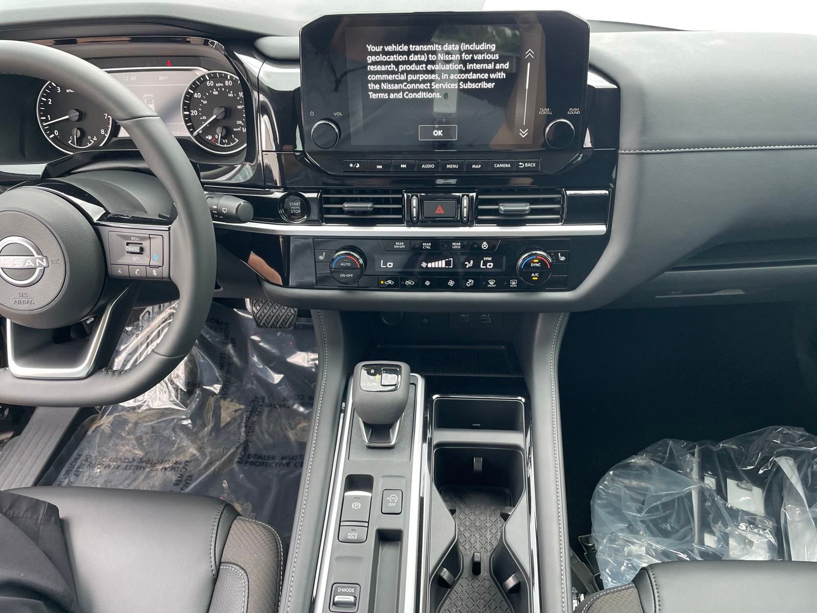 2025 Nissan Pathfinder SL photo 13