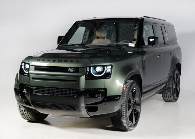 2026 Land Rover Defender X-Dynamic SE's photo