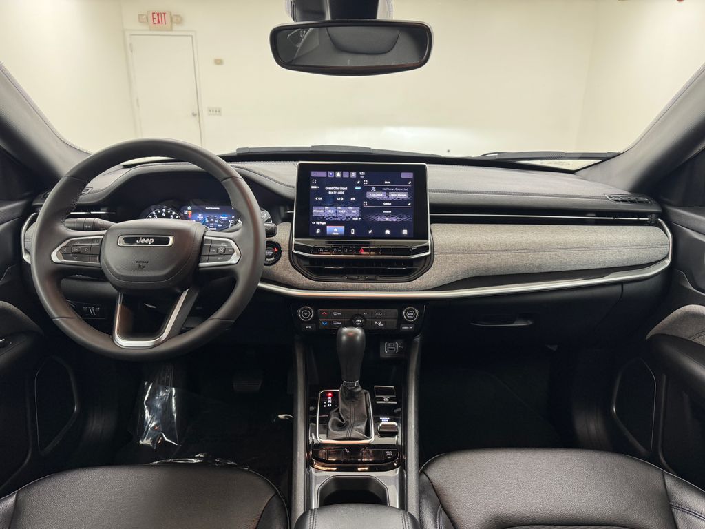 2024 Jeep Compass Latitude photo 12