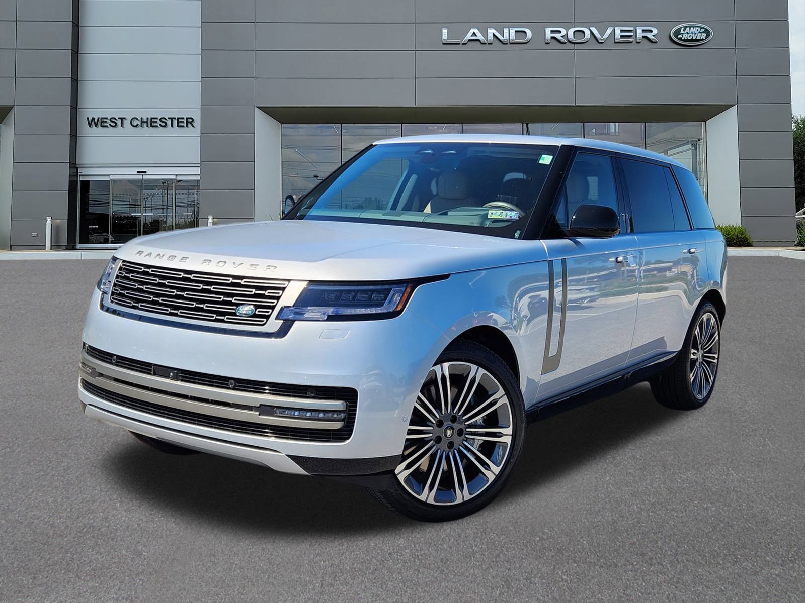 2025 Land Rover Range Rover SE's photo