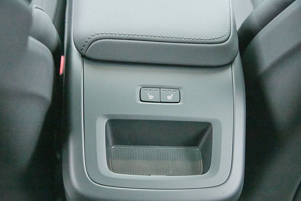 2026 VOLVO XC60 - Image 19