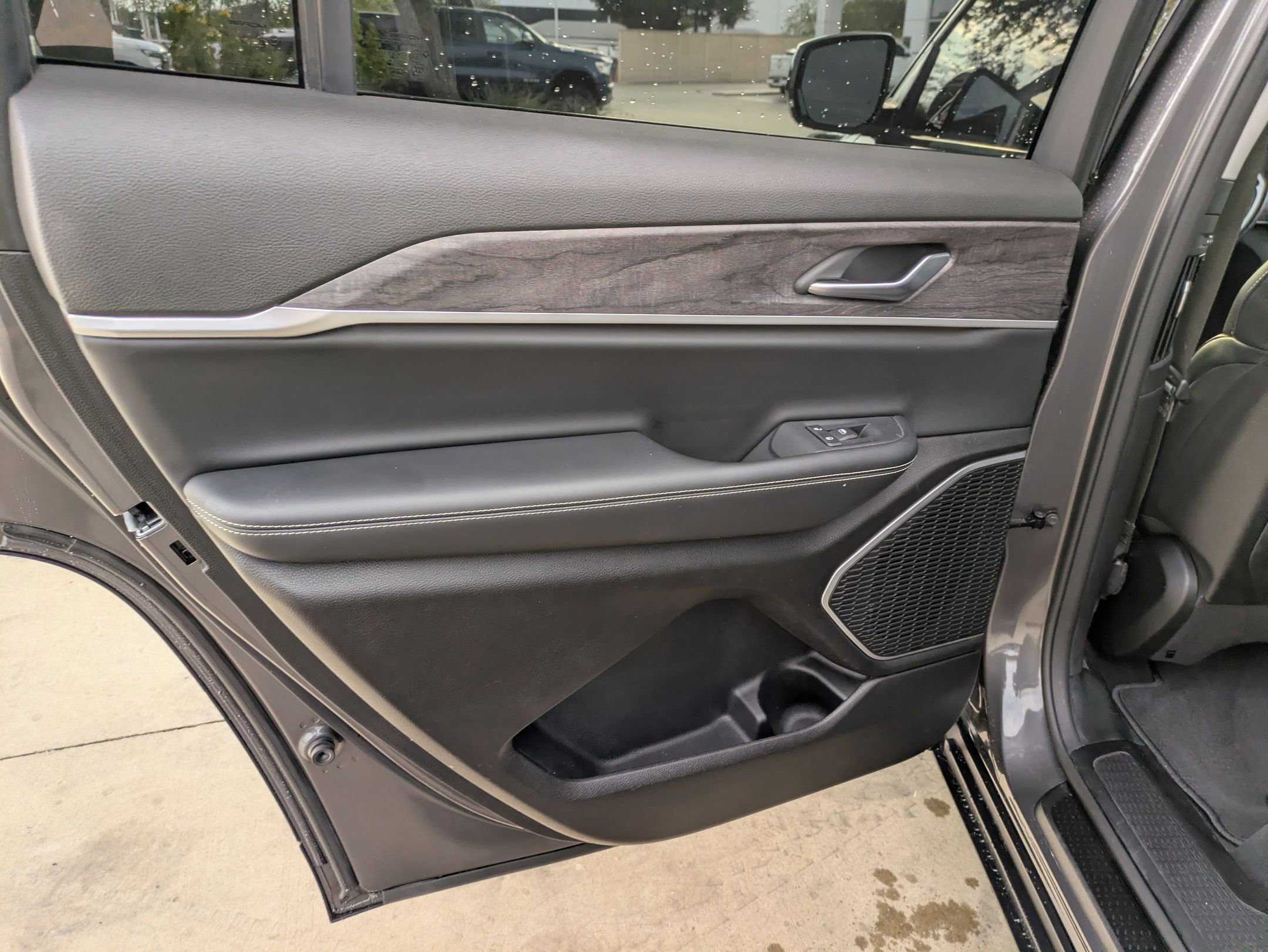 2022 Jeep Grand Cherokee Limited photo 13