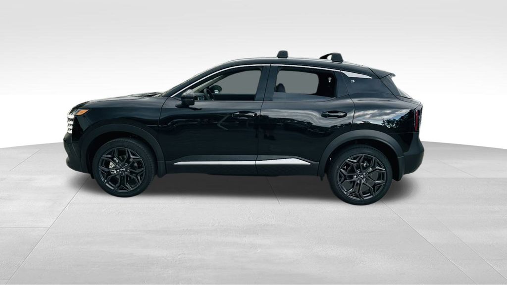 2026 Nissan Kicks SR photo 3