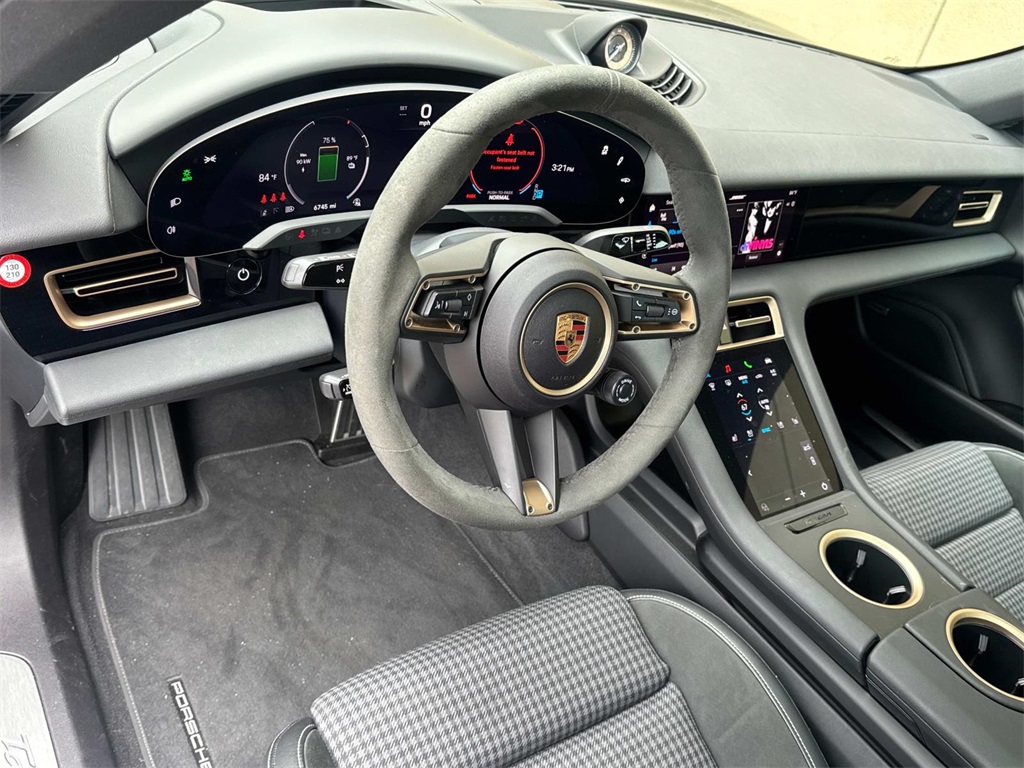 2025 Porsche Taycan 4S photo 5
