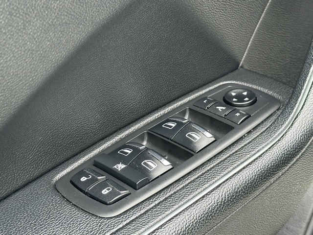 2021 Maserati Levante Base photo 18