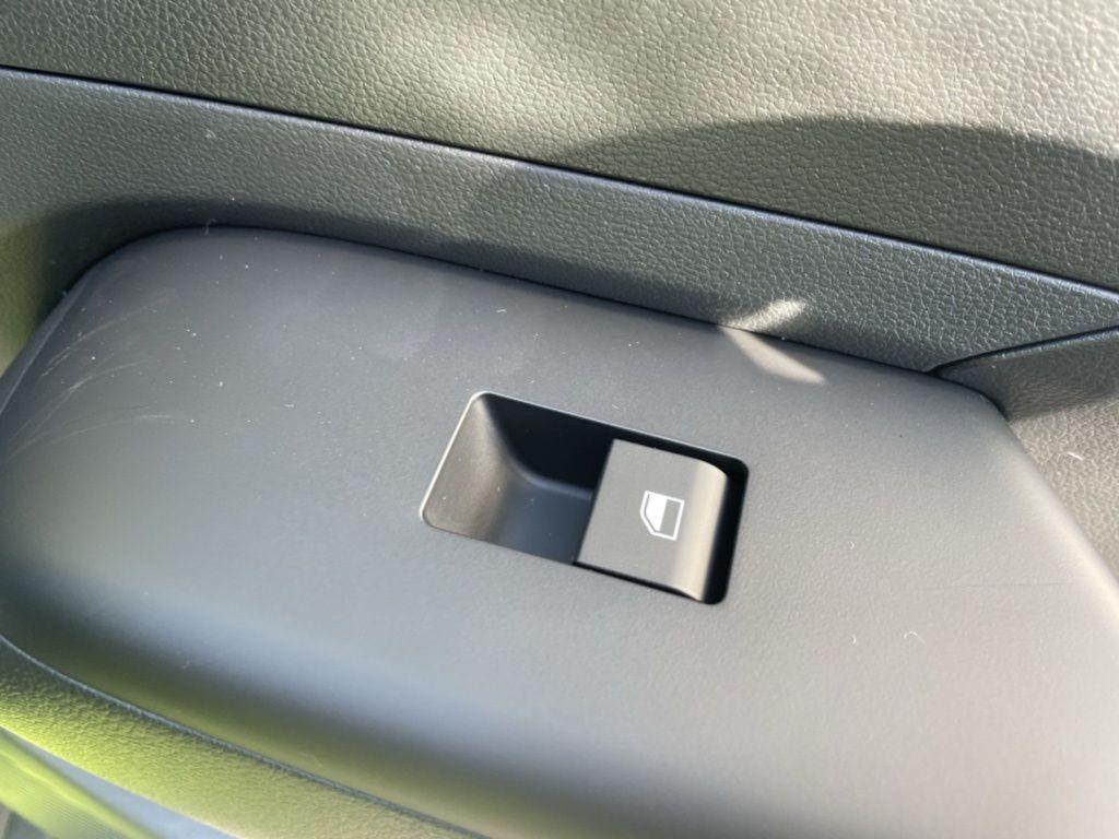 2024 Hyundai Kona SEL photo 27