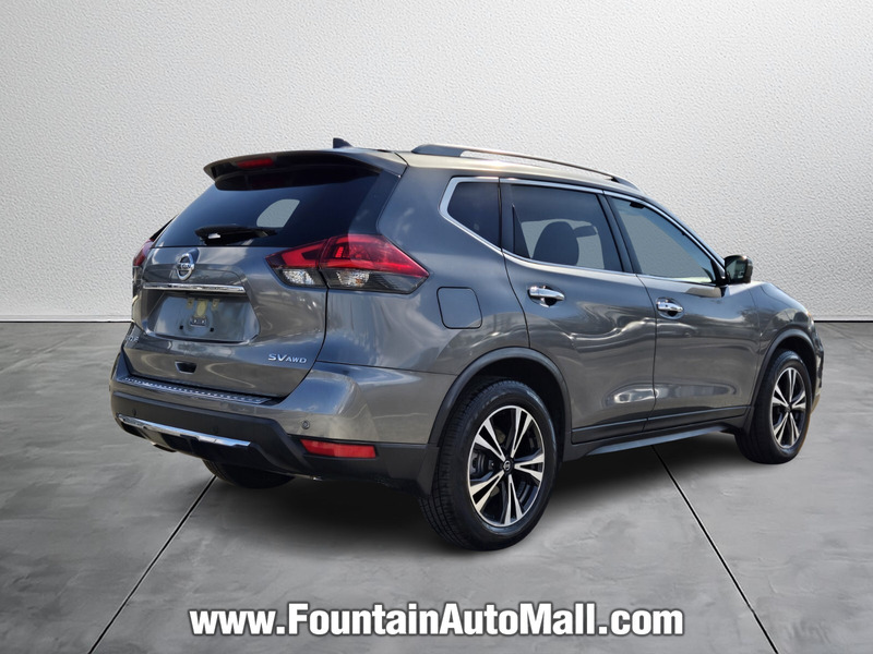 2019 Nissan Rogue SV photo 4