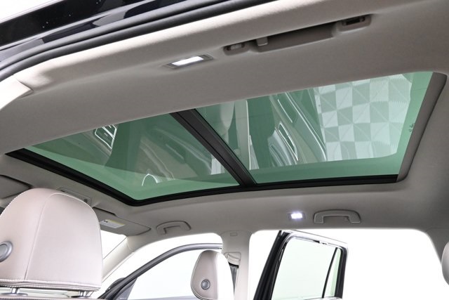 2026 Volkswagen Atlas SEL photo 4