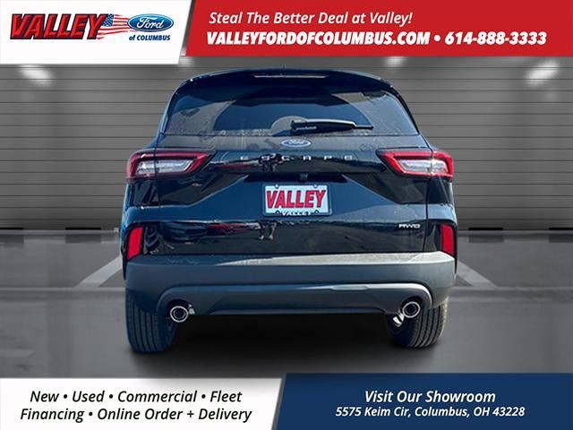 2025 Ford Escape ST-Line photo 3