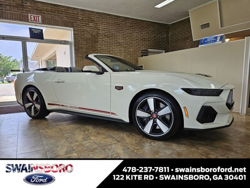 2025 Ford Mustang GT Premium's photo