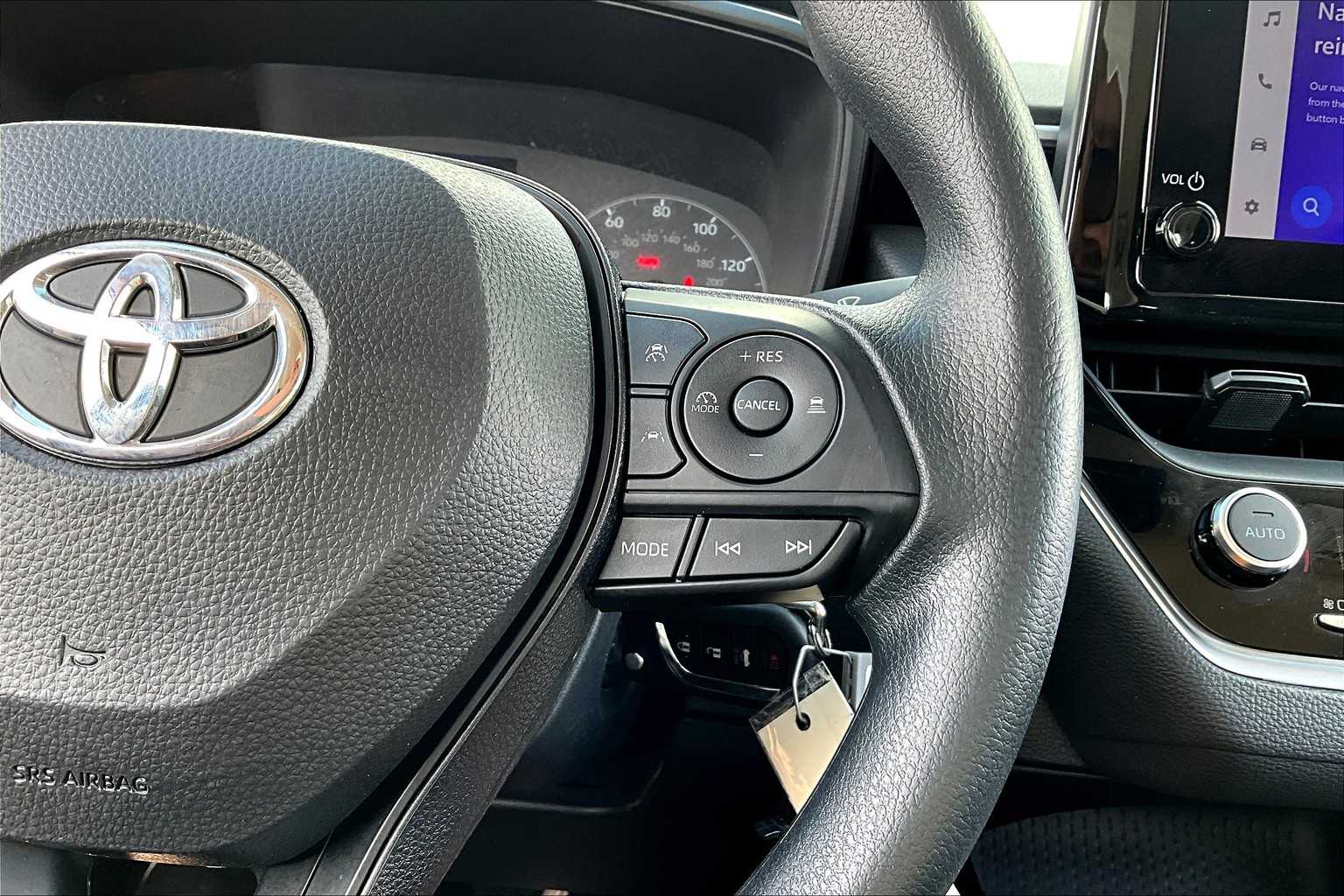 2024 Toyota Corolla LE photo 24