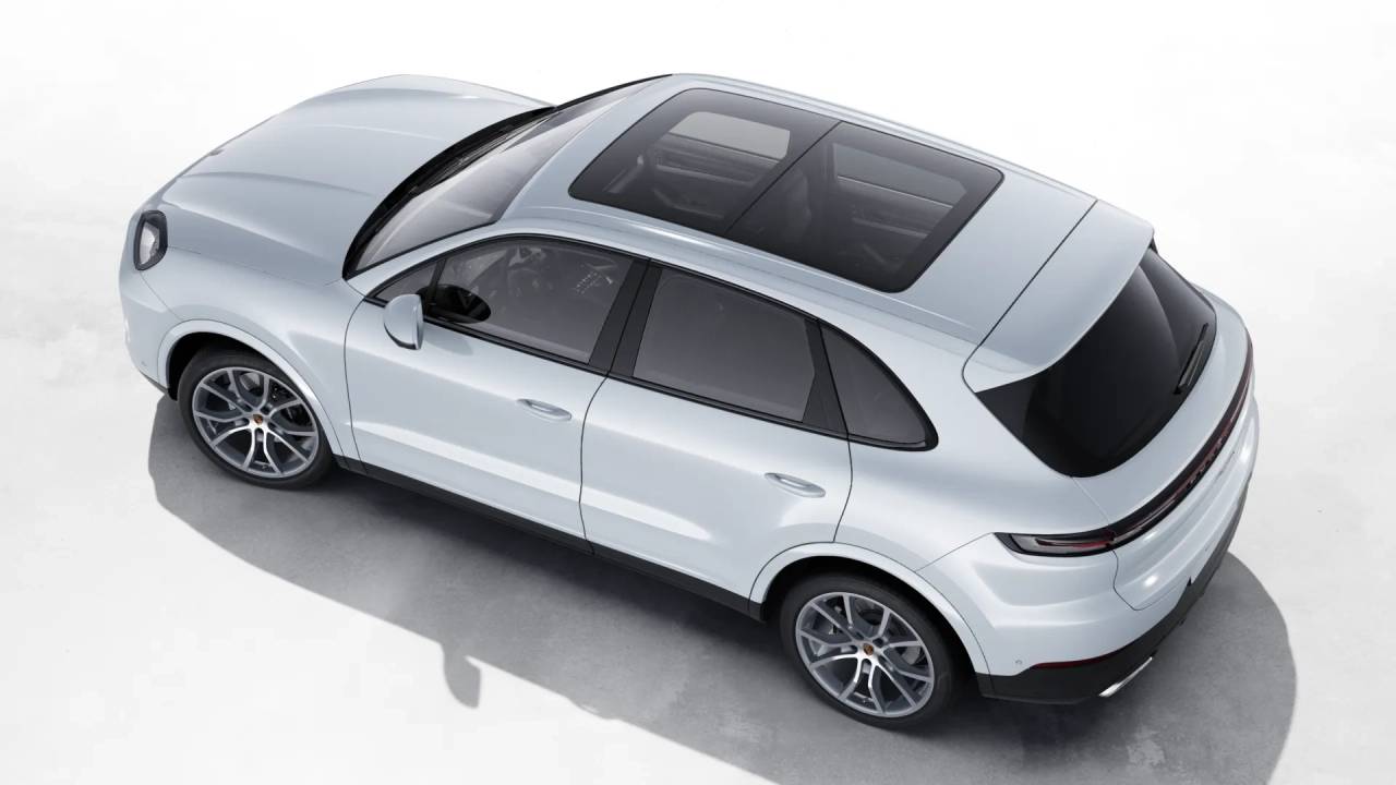 2026 Porsche Cayenne photo 3