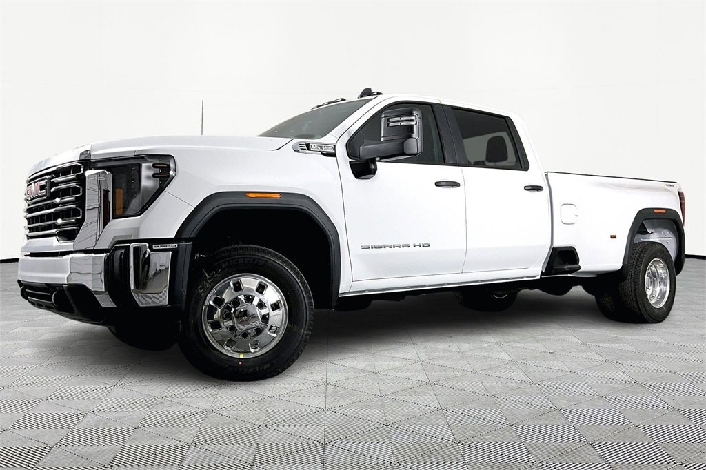 2026 GMC Sierra 3500HD Pro's photo