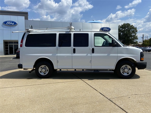 2015 Chevrolet Express 2500 LS Passenger photo 2