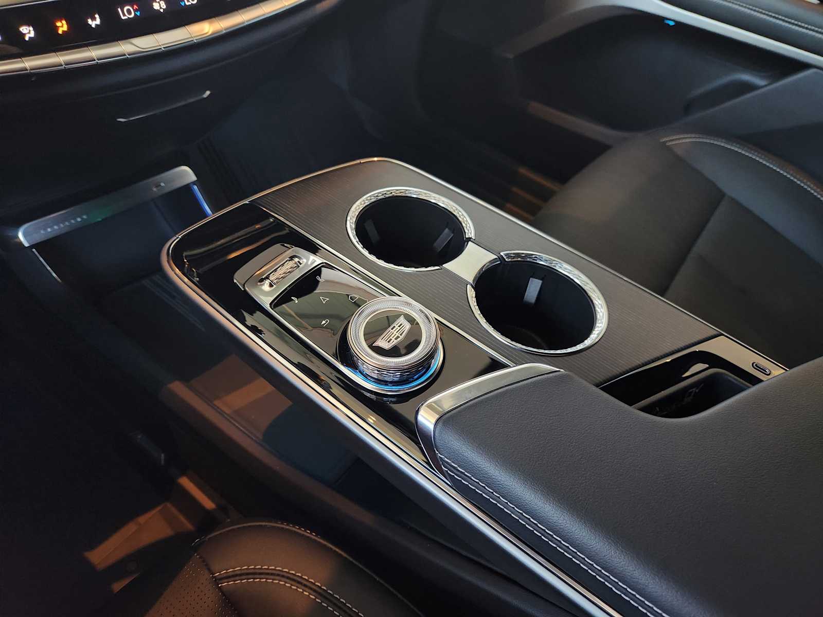 2024 Cadillac Lyriq Luxury photo 14