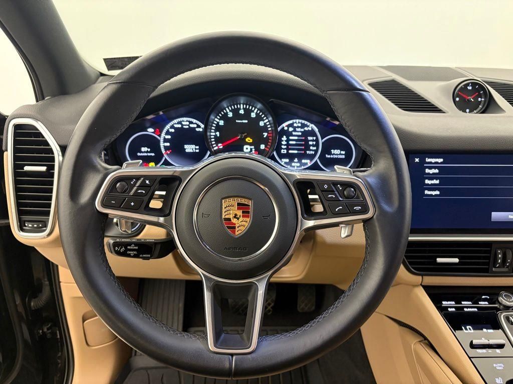 2022 Porsche Cayenne Base photo 12