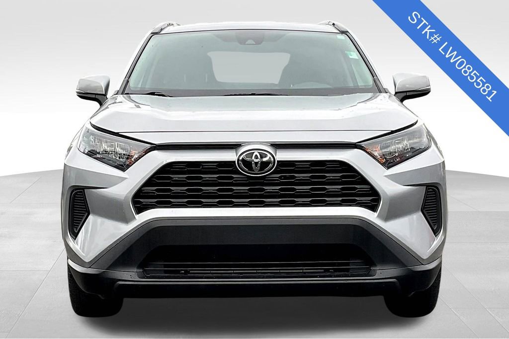 2020 Toyota RAV4 LE photo 3