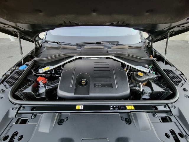2023 Land Rover Range Rover SE photo 10