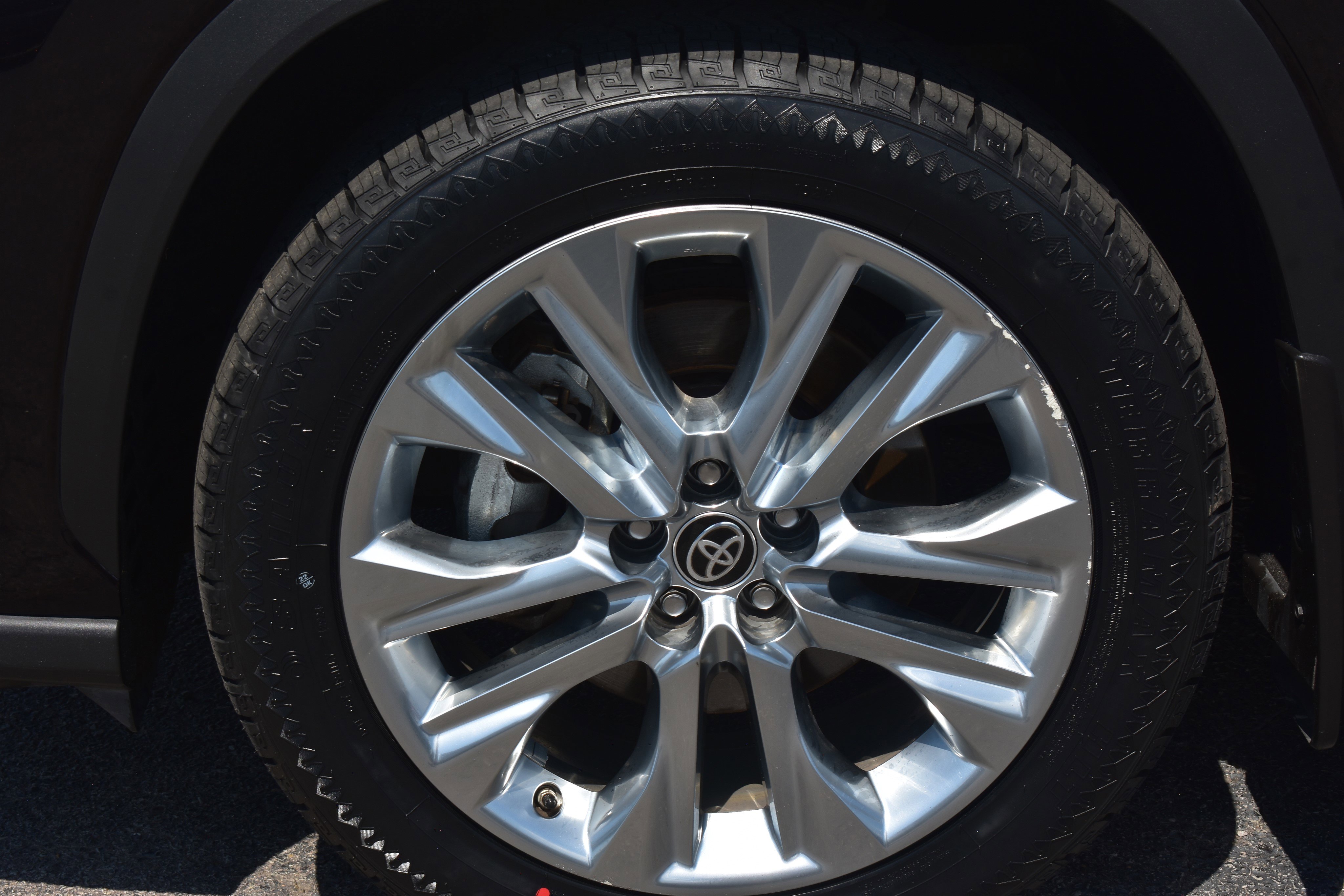 2022 Toyota Highlander Limited photo 2